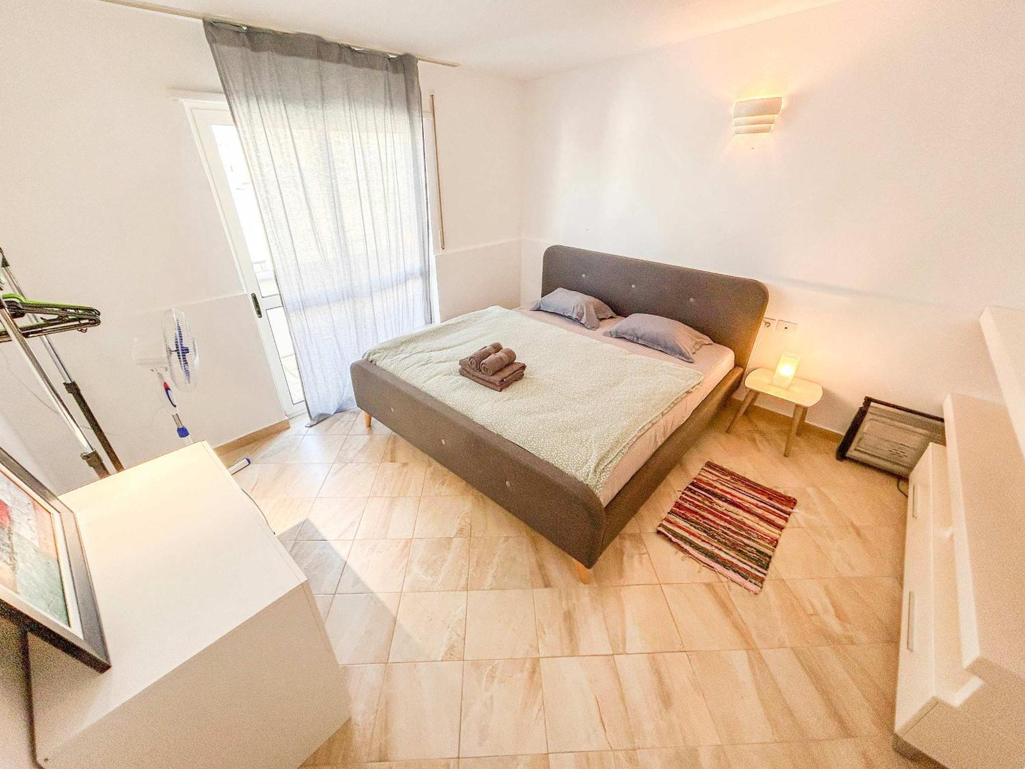1 Bedroom 637 *