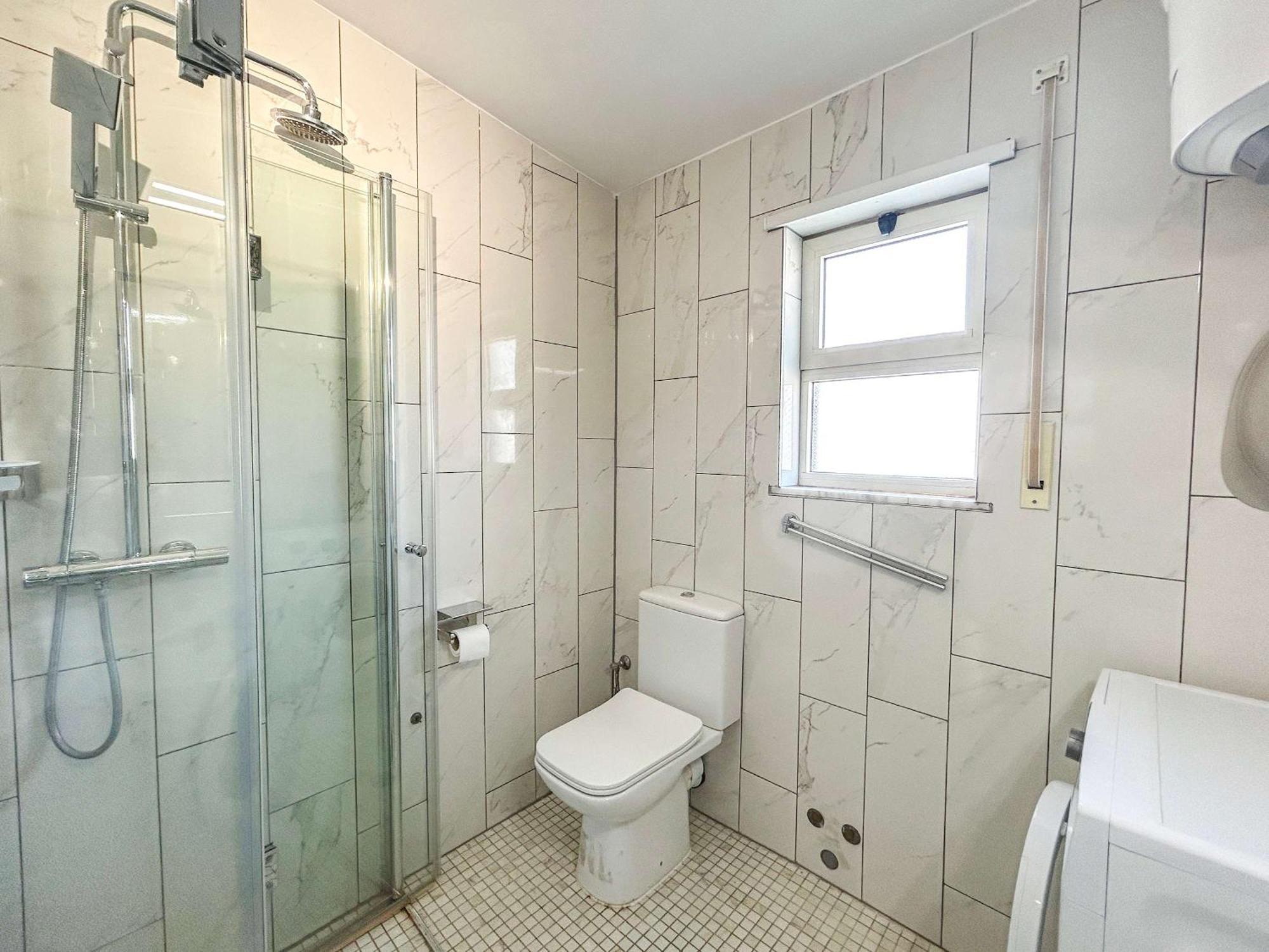 1 Bedroom 637 *